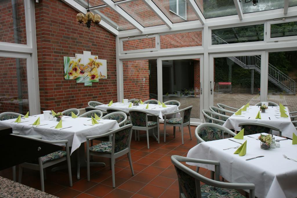 Hotel Restaurant Zum Jaegerheim Wendeburg Exterior photo