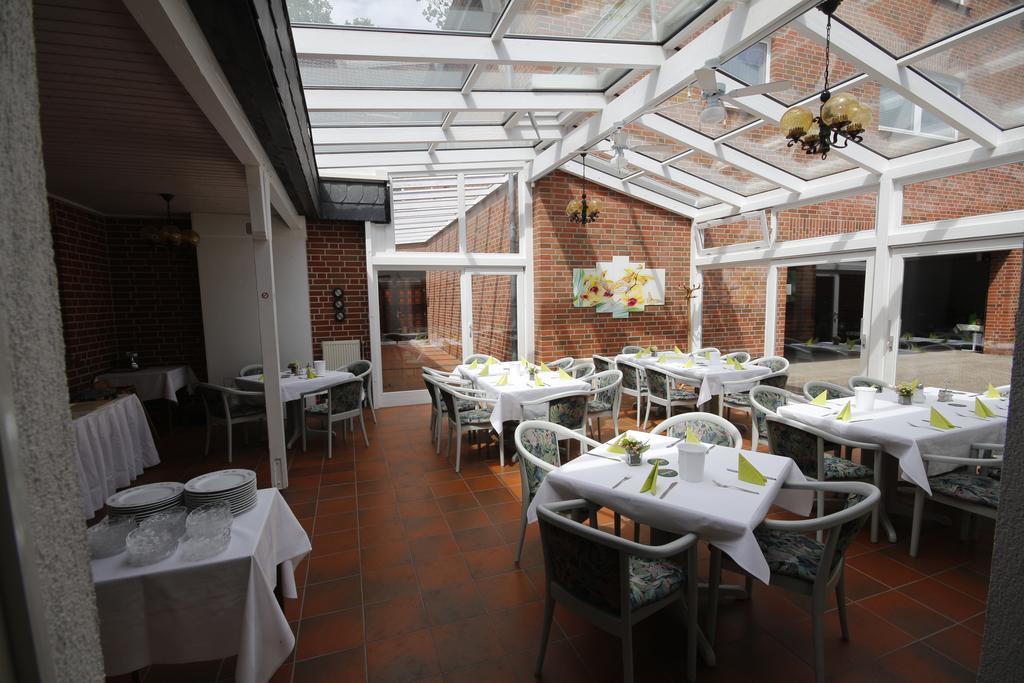 Hotel Restaurant Zum Jaegerheim Wendeburg Exterior photo