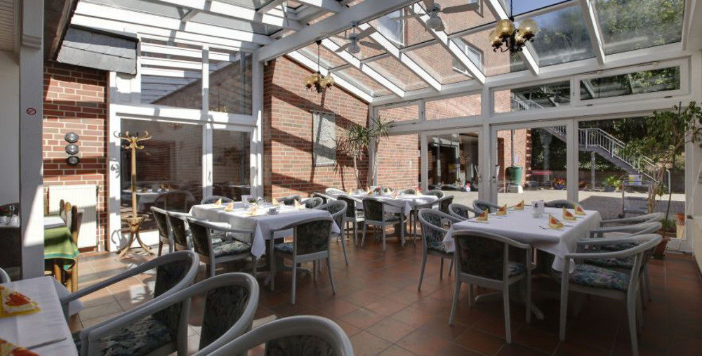 Hotel Restaurant Zum Jaegerheim Wendeburg Exterior photo